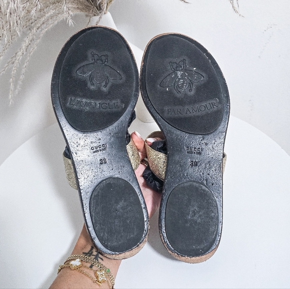 Gucci GG logo black and metallic gold thong flat sandals - Picture 8 of 13